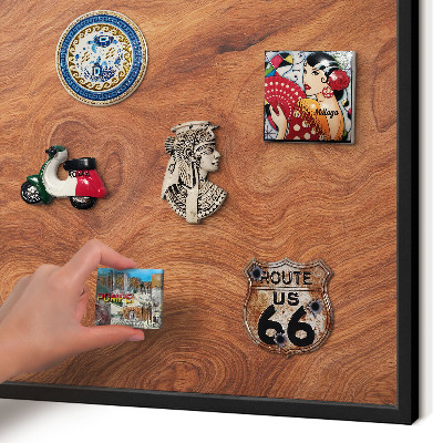 Tablica do magnesów w czarnej ramie Słoje drewna