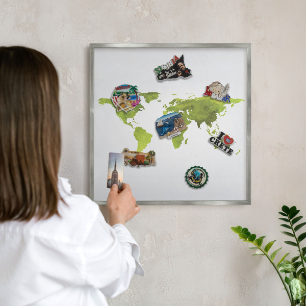 Tablica na ścianę na magnesy w srebrnej ramie Zielona mapa