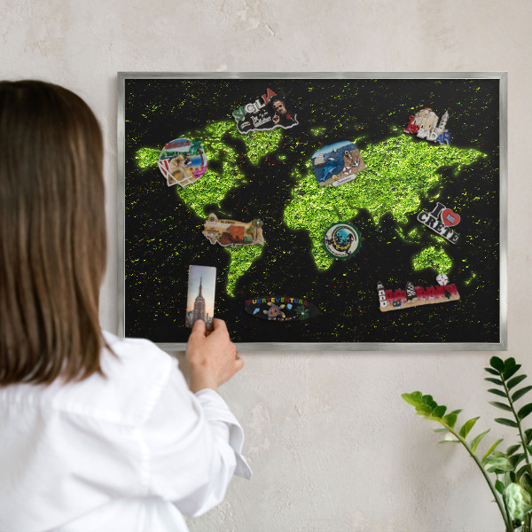 Tablica na ścianę na magnesy w srebrnej ramie Zielona mapa