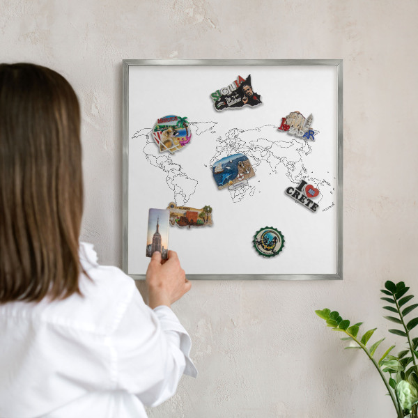 Tablica na magnesy z wakacji w ramie srebrnej Mapa konturowa