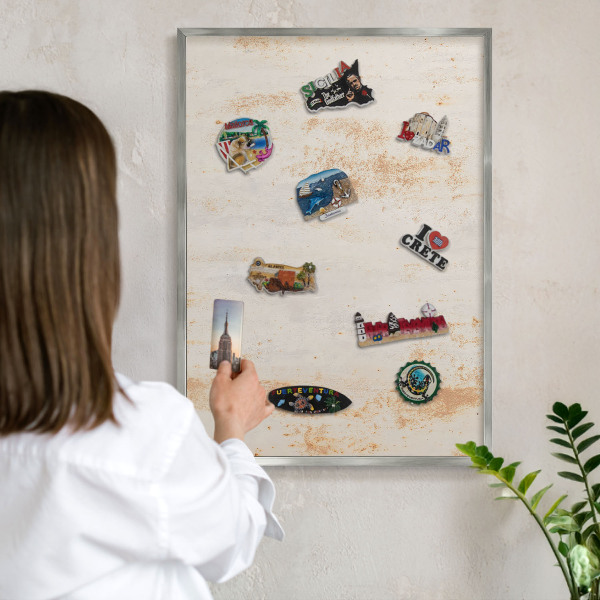 Tablica na magnesy z wakacji w ramie srebrnej Rdzawa tekstura