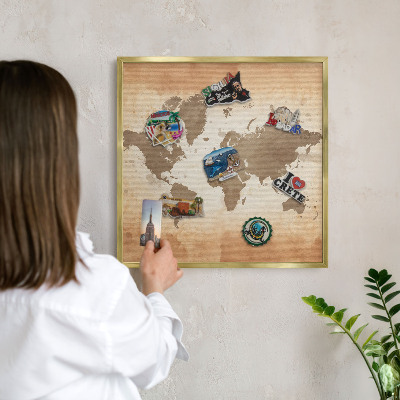 Tablica na magnesy złota rama Mapa świata
