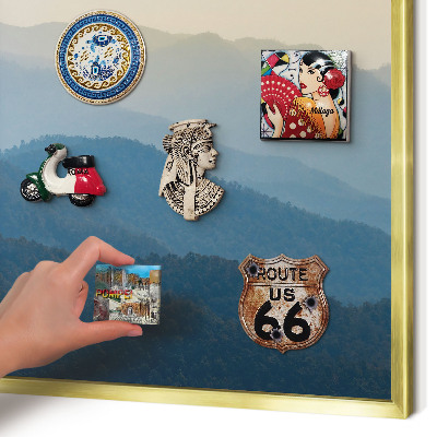 Tablica na magnesy w ramie złotej Górskie widoki