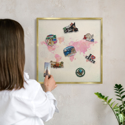 Tablica na magnesy w ramie złotej Mapa świata