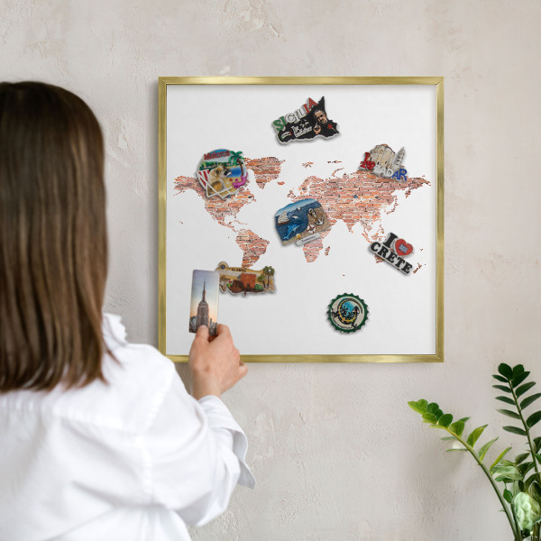Tablica na magnesy w ramie złotej Ceglana mapa