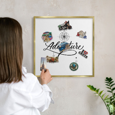 Tablica na magnesy w ramie złotej Typograficzna przygoda